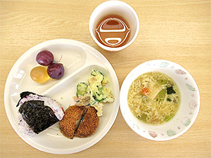 10月のお誕生会の食事