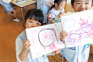 楽しそうに活動する子どもたちの様子